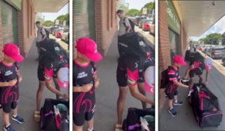 بابر اعظم نے ننھے مداح کو دستانوں کا تحفہ دے دیا