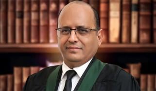 صرف جنس کی بنا پر مردوں کو خواتین پر فضیلت حاصل نہیں: چیف جسٹس سندھ ہائیکورٹ  