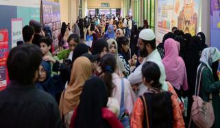 5 روز سے جاری کراچی عالمی کتب میلہ ختم، 5 لاکھ افراد کی شرکت