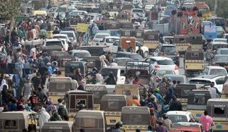 کراچی: 25 مرکزی شاہراہوں پر رکشوں کے داخلے پر پابندی میں توسیع