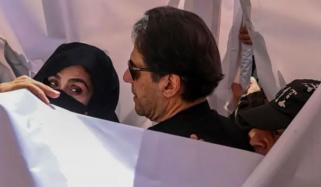 9 مئی مقدمات: عمران خان اور بشریٰ بی بی کو 27 جنوری تک گرفتار نہ کرنے کا حکم