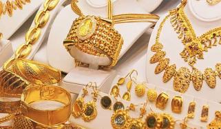 کراچی: ڈیفنس سے 80 تولے سونا، 9 لاکھ روپے اور دیگر قیمتی سامان چوری