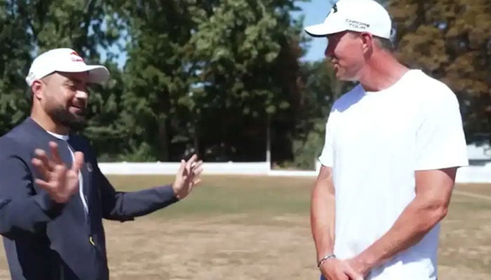 بلٹ پروف گاڑی رکھی ہوئی ہے، عام کار میں سفر نہیں کر سکتا، افغان کرکٹر راشد خان