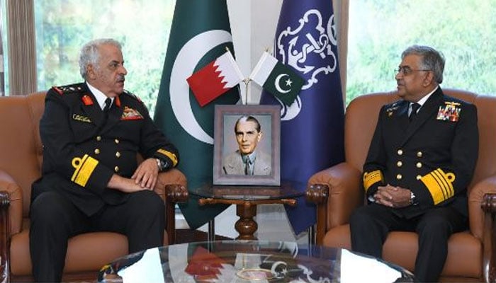 رائل بحرین نیول فورس کے کمانڈر ریئر ایڈمرل احمد محمد ابراہیم کا نیول ہیڈکوارٹر کا دورہ