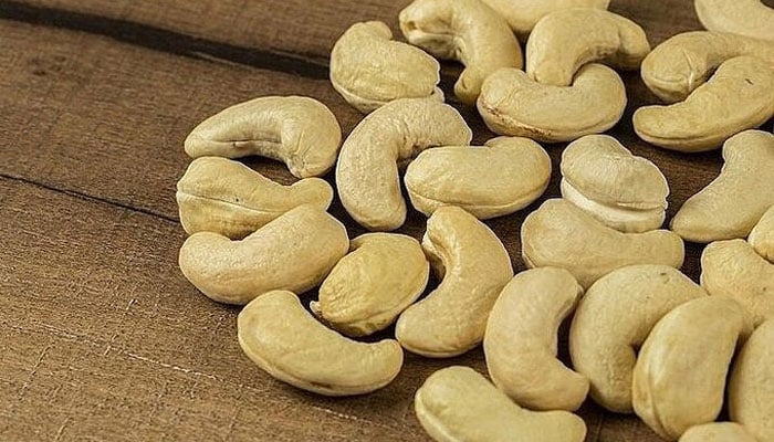 کاجو وزن کو قابو کرنے، بلڈ شوگر ریگولیٹ اور دل کی صحت کیلئے مفید