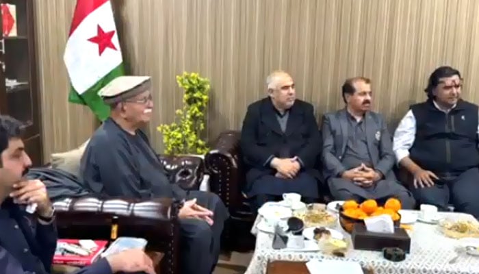 فوٹو: اسکرین گریب، شوشل میڈیا