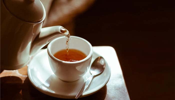 Tea drinkers may have stronger bones than coffee drinkers, study