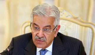 حکومت کے پاس قومی ایئر لائن کے اب بھی 25 فیصد شیئرز ہیں: وزیر دفاع