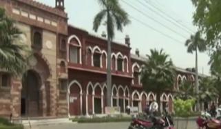 بھارت: علی گڑھ مسلم یونیورسٹی میں مسلم ٹیچر کو گولی مار کر قتل کردیا گیا 