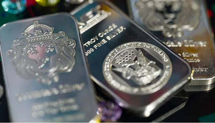 Silver prices hit record high amid economic uncertainty