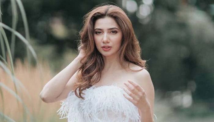 Mahirah Khan drops sweet glimpses from Christmas celebration