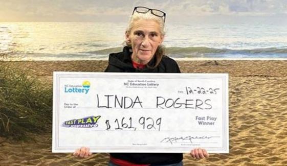 بیٹی کی سالگرہ کے دن امریکی خاتون کی لاٹری لگ گئی