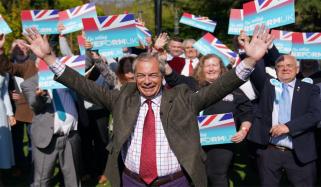 ریفارم پارٹی کی زیرِ قیادت کونسل کے آٹھ کیئر ہومز بند کرنے کے منصوبے پر تنقید