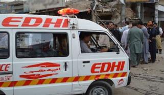 کراچی: ایم نائن موٹروے پر گاڑی الٹ گئی، 2 بھائی جاں بحق