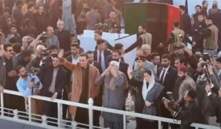 بے نظیر بھٹو کی 18ویں برسی پر گڑھی خدا بخش میں جلسہ 