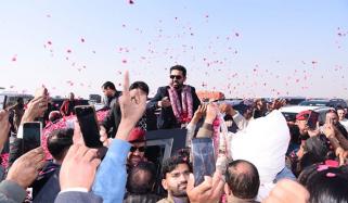 پارٹی اسیران سے اظہارِ یکجہتی کیلئے اُن کے گھروں پر جا رہے ہیں، وزیراعلیٰ خیبر پختونخوا