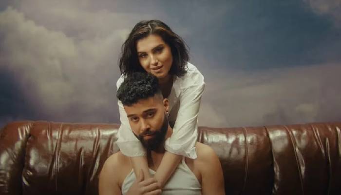 AP Dhillon breaks silence after kissing Tara Sutaria at Mumbai concert