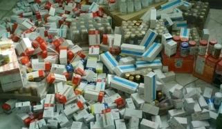 افغانستان: طالبان رجیم میں ادویات کا بحران سنگین، مریض اسمگلڈ دوائیں لینے پر مجبور