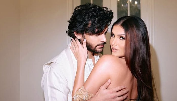 Tara Sutaria quashes cheating rumours with sweet gesture for Veer Pahariya