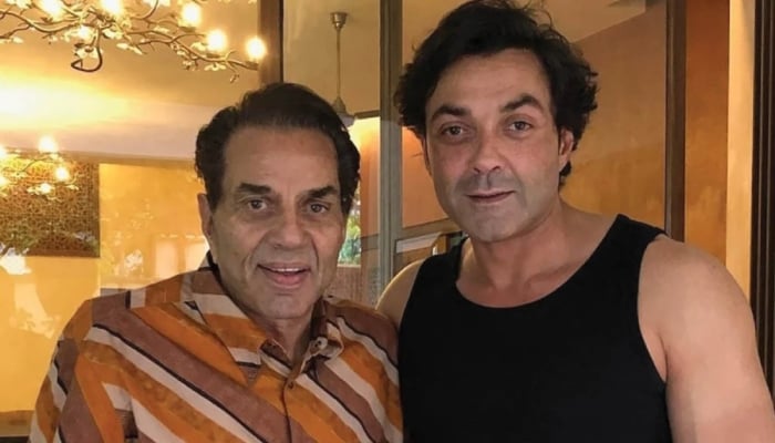 Bobby Deol tearfully remembers late father Dharmendra at Ikkis premiere