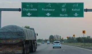 ہائی ویز پر اوور لوڈ ٹرکوں سے 16 ارب روپے نہ لیے جانے کا انکشاف