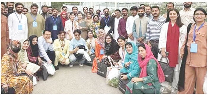 چین سے زرعی ٹیکنالوجی کی تربیت حاصل کرکے آنے والے طلباء کا پہلا گروپ