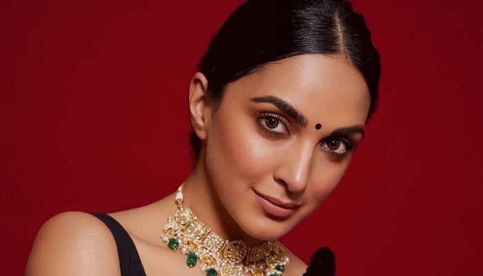 Kiara Advani wraps 2025 with never-seen-before snaps, calls it a year of firsts