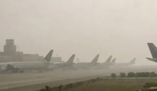 دھند کے باعث ملک بھر کا فلائٹ آپریشن متاثر، 8 پروازیں منسوخ، 63 میں تاخیر