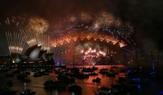 2025 کا سورج غروب ہونے میں بس چند گھنٹے باقی، نئے سال کا کاؤنٹ ڈاؤن شروع