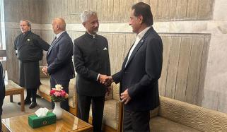 ایاز صادق، جے شنکر مصافحے کی تصویر پاک بھارت ’’کرکٹ ہینڈ شیک تنازع‘‘ میں نیا موڑ قرار 