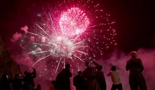 پاکستان میں سال نو کا آغاز، آتش بازی، ہوائی فائرنگ