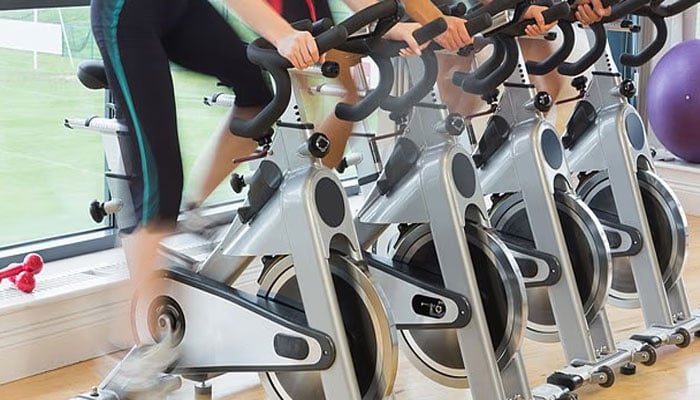 صرف 10 منٹ کی ورزش بھی بڑی آنت کے کینسر کی نشوونما کو روکتی ہے، تحقیق