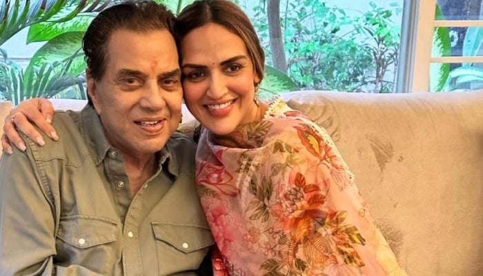 Esha Deol rings in New Year with emotional tribute to late Dharmendra