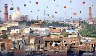  پنجاب: پتنگ بازی پر پابندی کے قانون پر سختی سے عملدرآمد کی ہدایت، مراسلہ ارسال