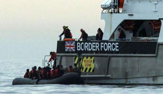 2025ء میں چھوٹی کشتیوں سے برطانیہ پہنچنے والوں کی تعداد 41 ہزار سے تجاوز