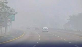 دھند: موٹر وے ایم ون پشاور سے رشکئی، صوابی سے برہان تک بند