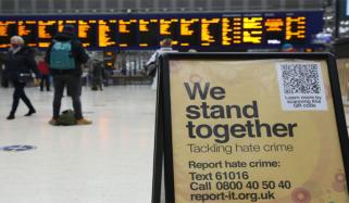 برطانیہ: پبلک ٹرانسپورٹ میں نسلی و مذہبی نفرت انگیز جرائم میں تشویشناک اضافہ