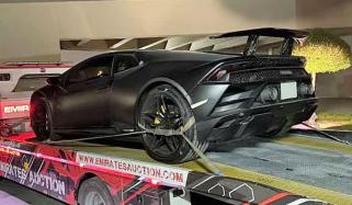 دبئی: سڑک پر کرتب دکھانے والے کی گاڑی ضبط، بھاری جرمانہ