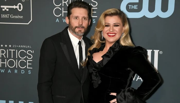 Heartbroken Kelly Clarkson marks first holiday season after ex-husbands death