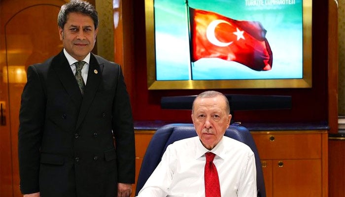 علی شاہین انقرہ کی کثیرالجہتی سفارتکاری کا چہرہ