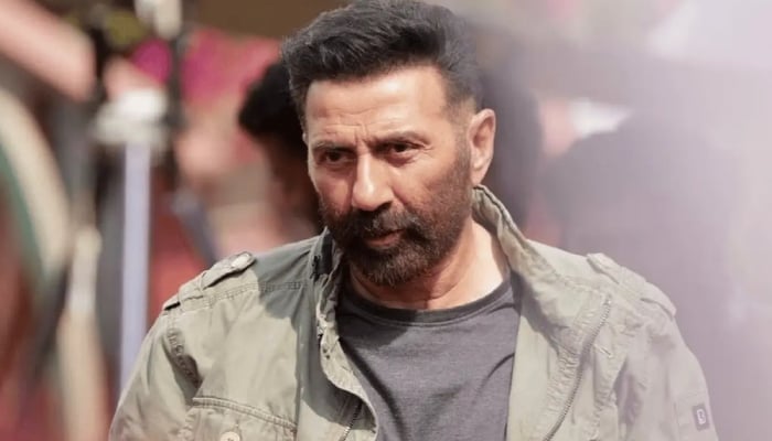 Sunny Deol gets compared to Jaya Bachchan in light of paps row