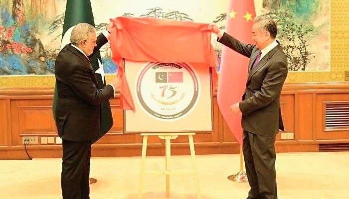 پاکستان اور چین کا اسٹریٹجک رابطے بڑھانے، باہمی اعتماد مضبوط کرنے پر اتفاق