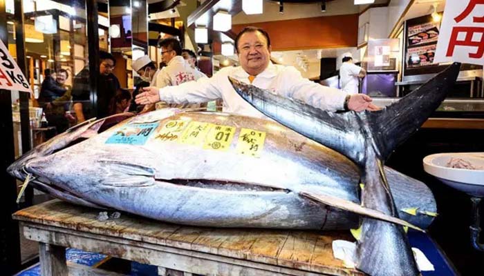 Bluefin tuna sells for record $3.2 million at Tokyos first auction of 2026