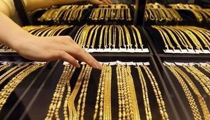 سونے کی قیمتوں کو ٹاپ گیئر لگ گیا، فی تولہ 3200 روپے مہنگا