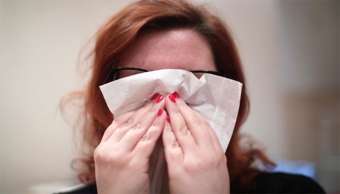 انگلینڈ میں فلو اور دیگر موسم سرما کے وائرس پھر تیزی سے پھیلنے لگے