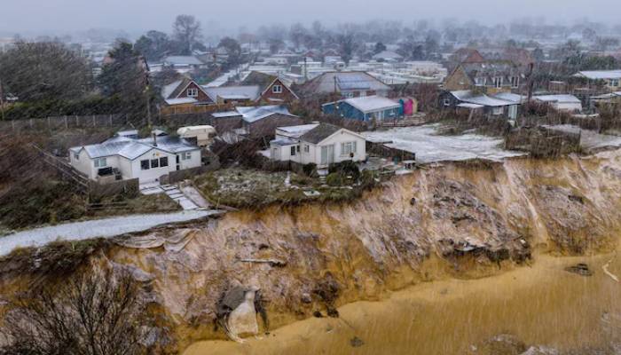 Clifftop homes in UK collapse risk increases with Storm Goretti