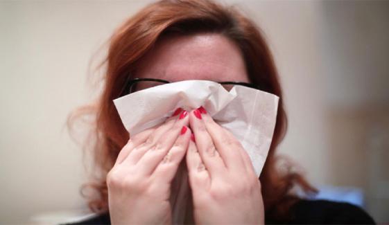 انگلینڈ میں فلو اور دیگر موسم سرما کے وائرس پھر تیزی سے پھیلنے لگے 