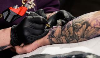 ٹیٹوز انسانی مدافعتی نظام پر کیسے اثر انداز ہوتے ہیں؟ تحقیق میں اہم انکشافات