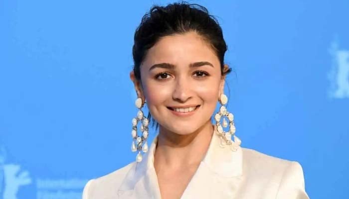 Alia Bhatt shares big surprise with fans at start of 2026