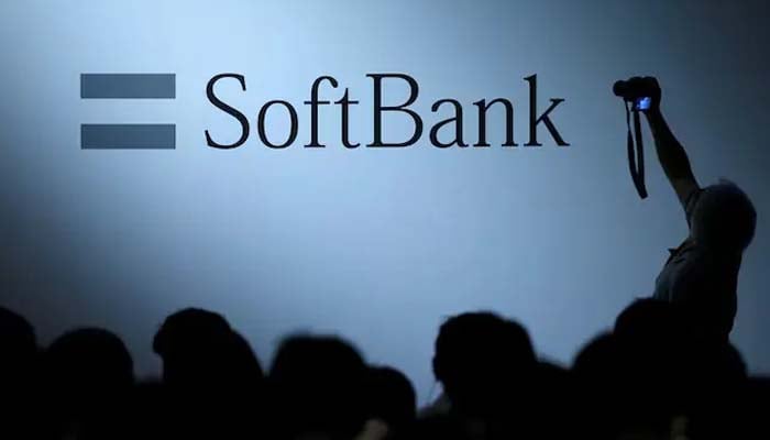 SoftBank unveils renewable-powered base stations and AI traffic sleep system